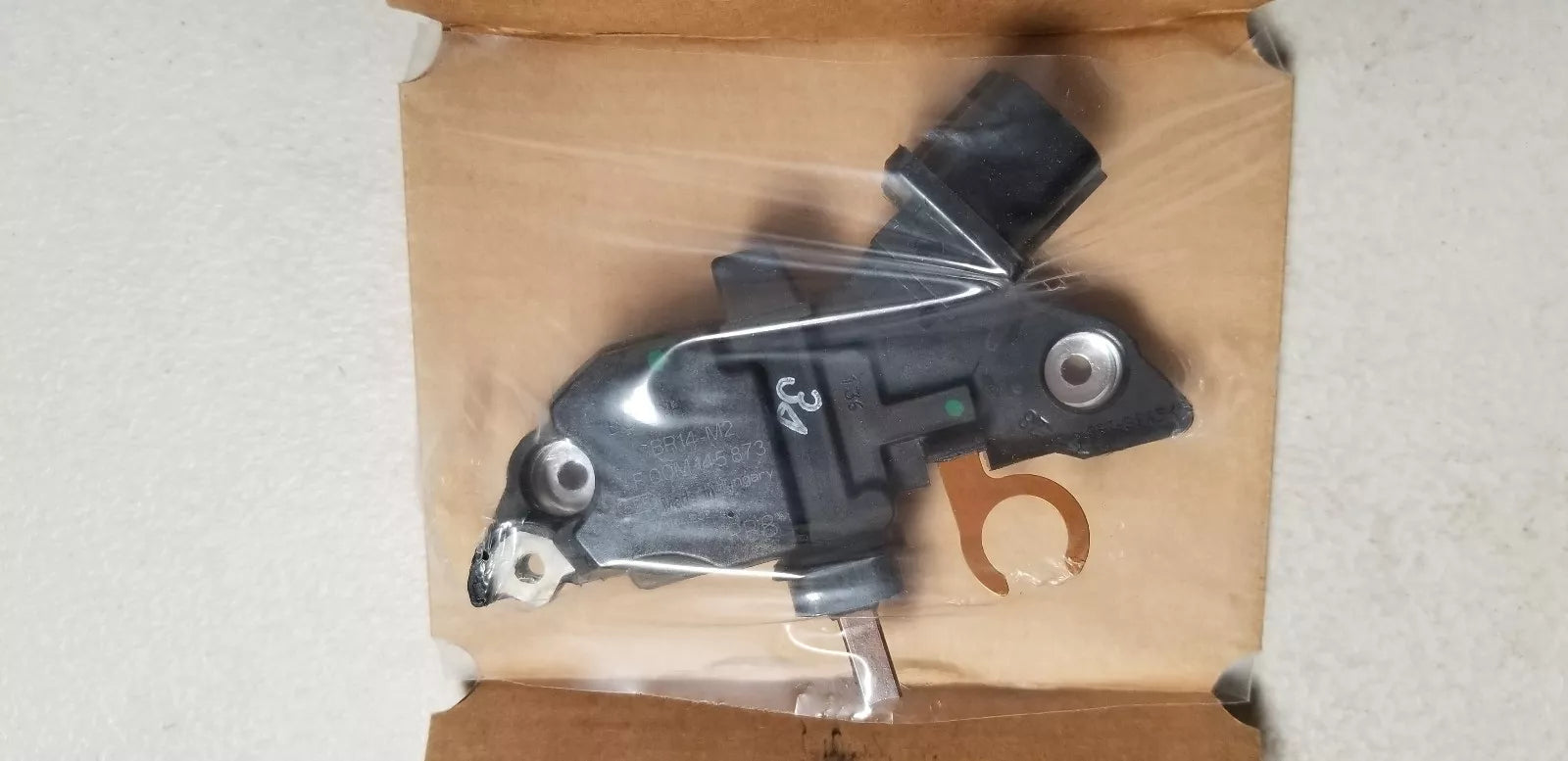 New Bosch OEM Voltage Regulator 0-124-315-016, 0-124-315-024, W080-66N