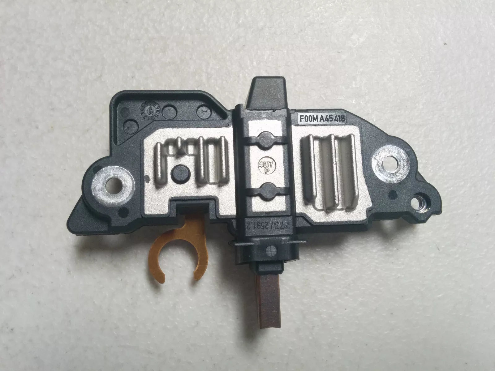 NEW BOSCH OEM VOLTAGE REGULATOR 0-124-625-003, 0-124-625-001, W080-44N