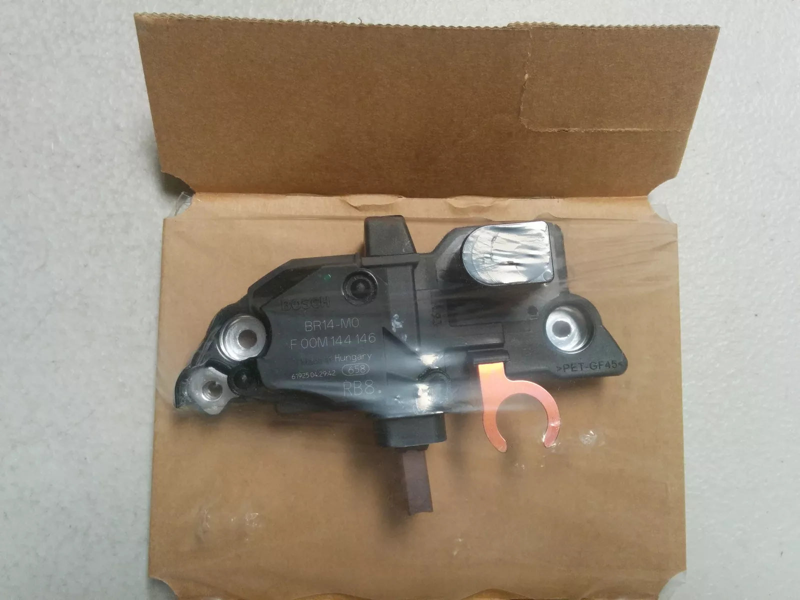 New Bosch OEM Voltage Regulator 012-154-89-02, 12-31-7-523-897, W080-37N